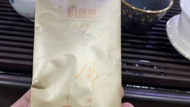 时间识人，岁月鉴心，时间在不断筛选你身边的人和事，过去事过去人，笑笑就好；现在事现在人，尽心就好；未
