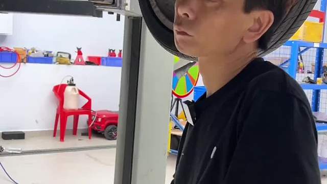 买二手豪车需谨慎，是捡漏还是掉坑？