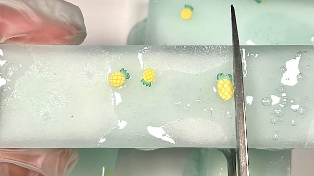 沉浸式剪一块菠萝薄荷史莱姆条子