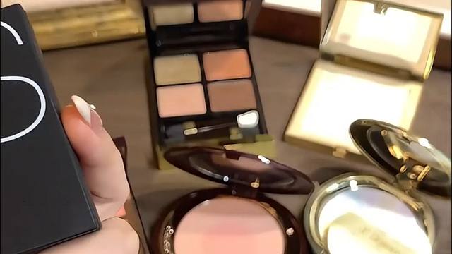 【2折起】不停产能一直回购的彩妆！运损瑕疵不影响使用，自留送人都很香！