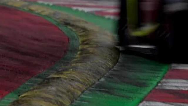 看来这香肠路肩不管用#弯道快才是真的快 #比赛现场 #专业车手 #赛车 #赛道