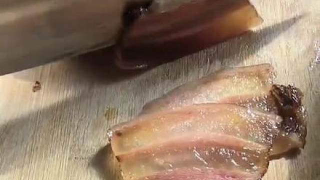这样的菜板肉你能吃几块，原汁原味太好吃了#家的味道 #大山里的味道