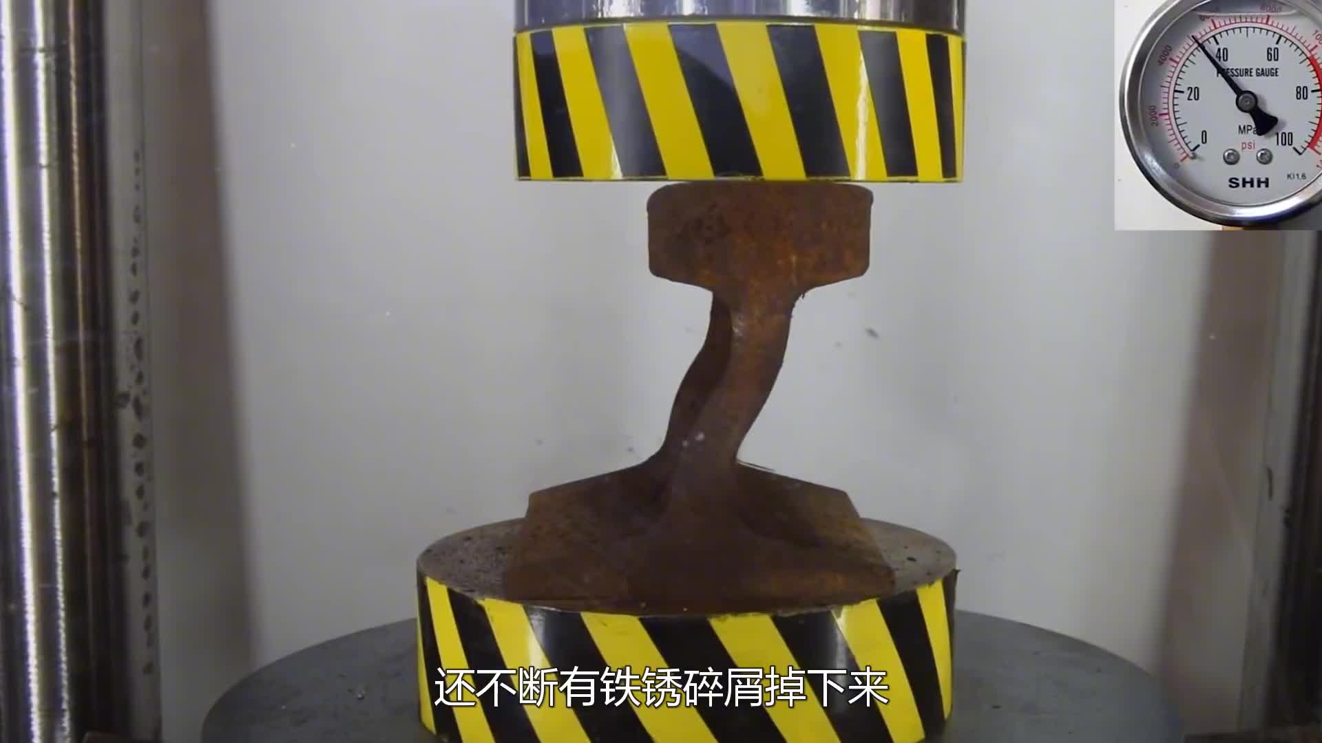 将200颗弹珠放在液压机下，到底谁更牛？最后场面太尴尬！