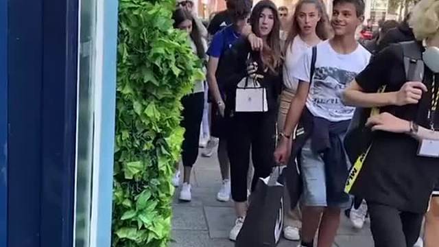 国外街头整蛊 (13)