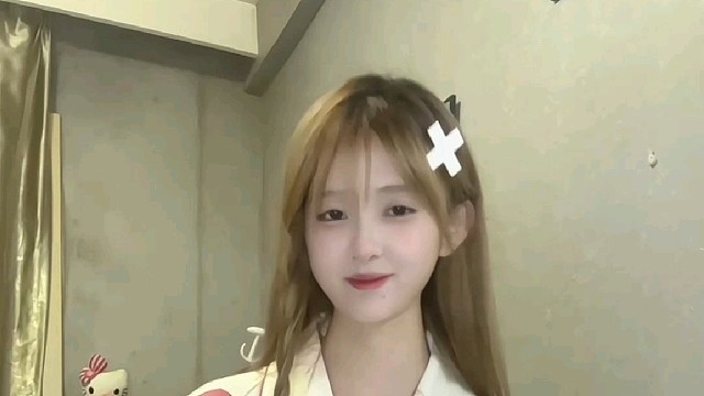 宝宝你是一只可爱的草莓熊