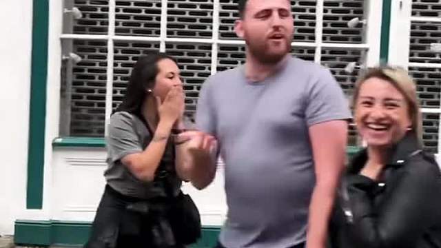 国外街头整蛊 (41)