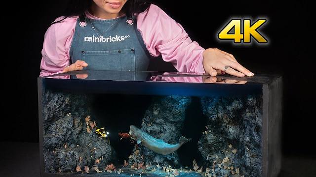 【4K】大佬制作「潜艇与进食大王乌贼的抹香鲸」逼真海底树脂场景 | 作者：Minibricks