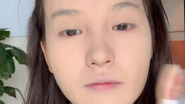 化妆哪有那么难？！跟着妈妈的步骤来！