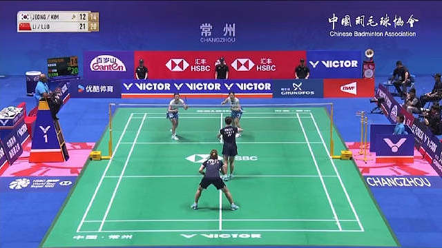 女双半决赛李怡婧/罗徐敏 21-12、21-14 郑娜银/金慧贞