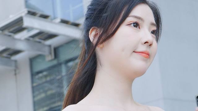 【春晓】我，大明星憋笑挑战 2023广州车展 车模 182