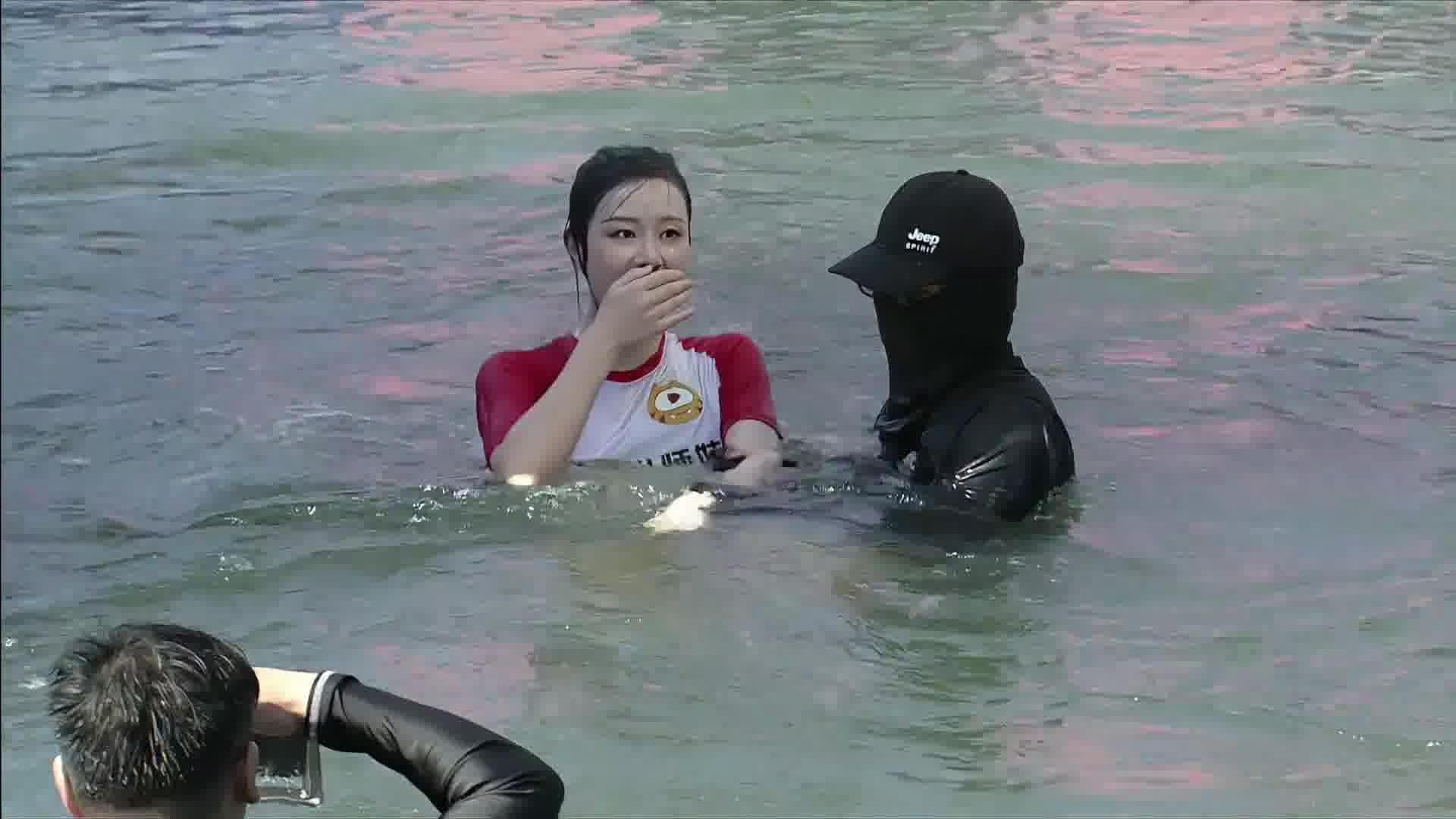 洛暖暖落水视频
