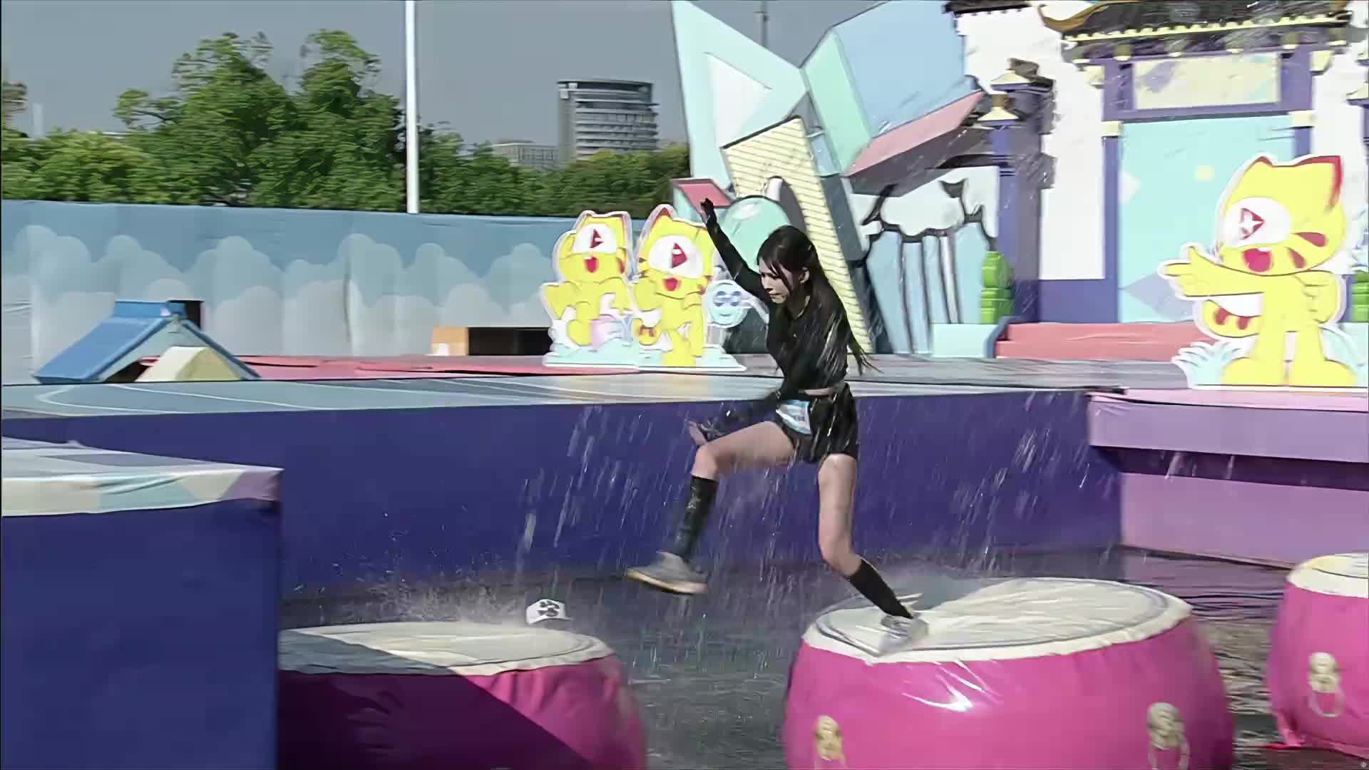 奶兔胡媛媛闯关视频