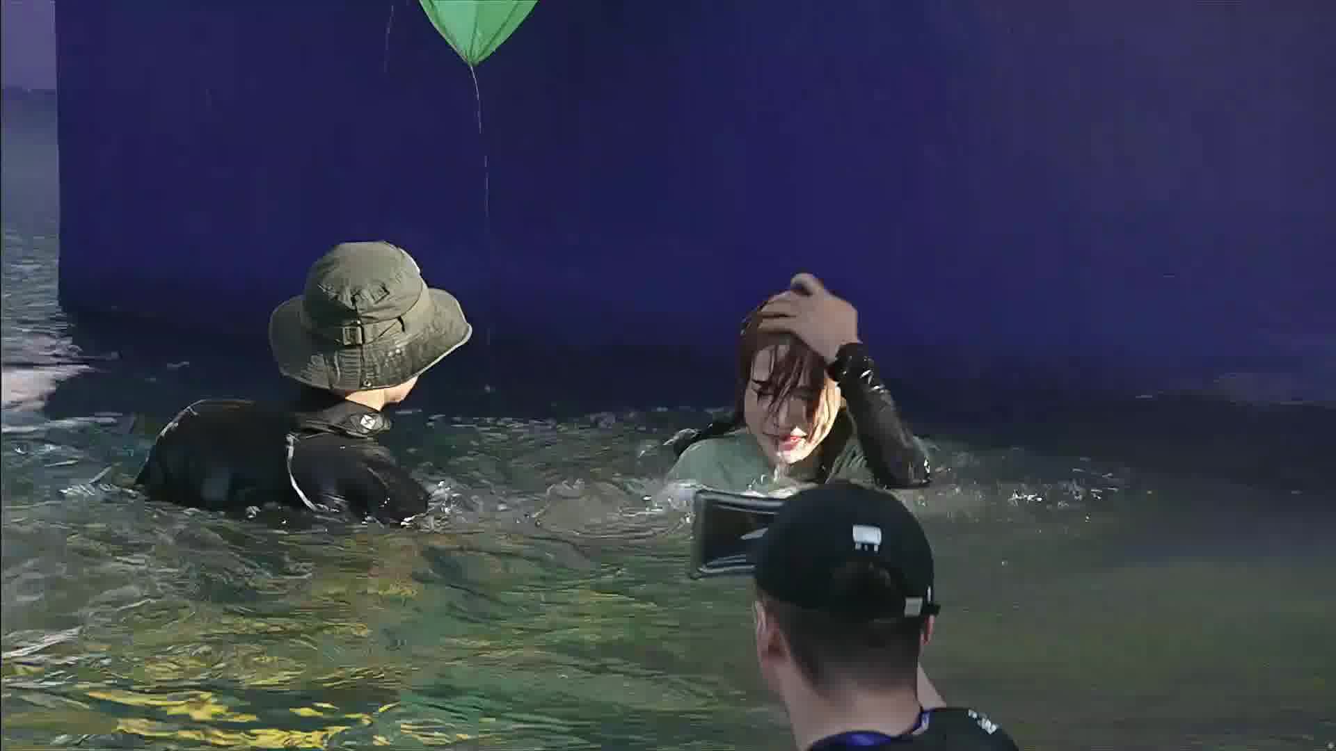 决赛散仙彤彤子落水视频