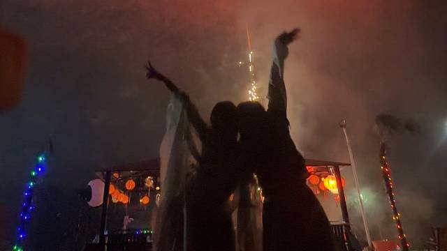 同样是混日子，和你一起快乐一些