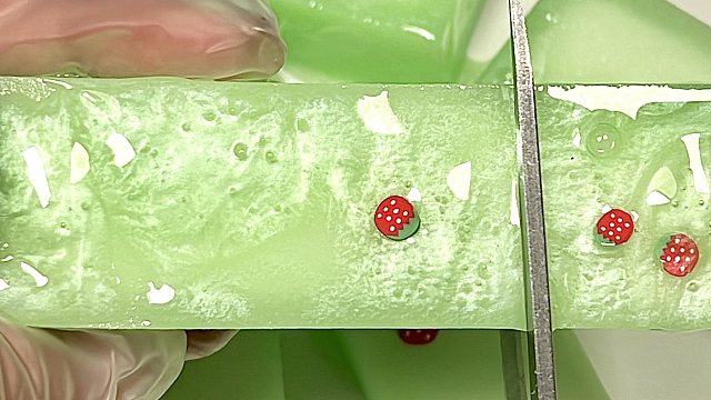 沉浸式剪哈密瓜条子～