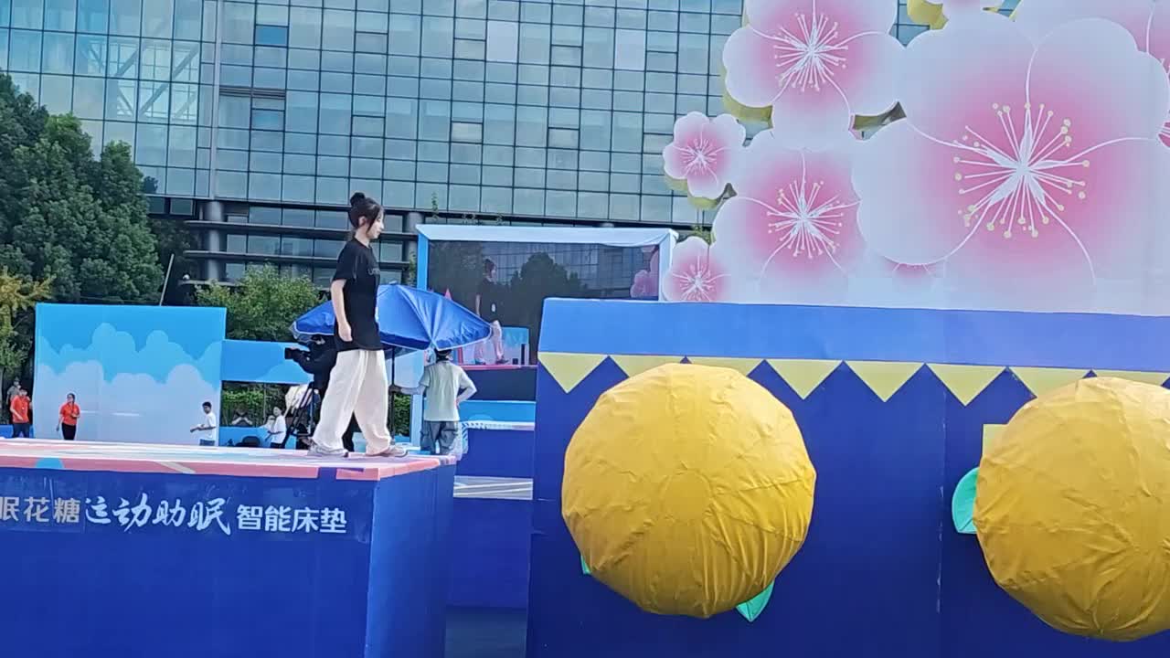鳗鱼闯关