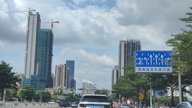 为什么很多车在国外看起来很帅，在国内颜值就下滑了#汽车知识 #每天一个用车知识 #车牌