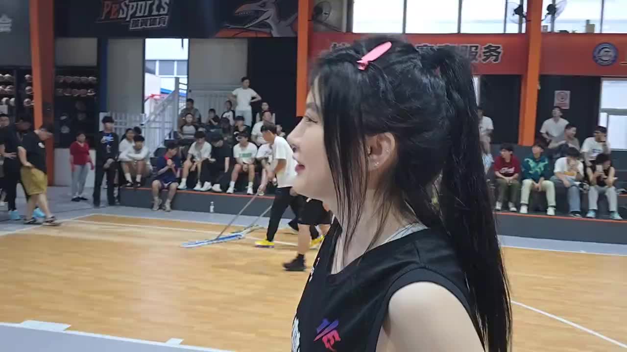 【集梦会长】甜妹五百多的拖鞋一年只舍得穿一两次？