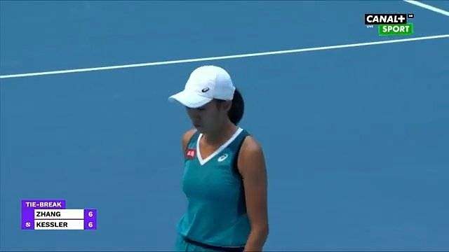 值得张帅球迷收藏回味的一场比赛。阔别五年第一次回国参赛，带着单打24连败的苦涩。面对美网前硬地夺冠的