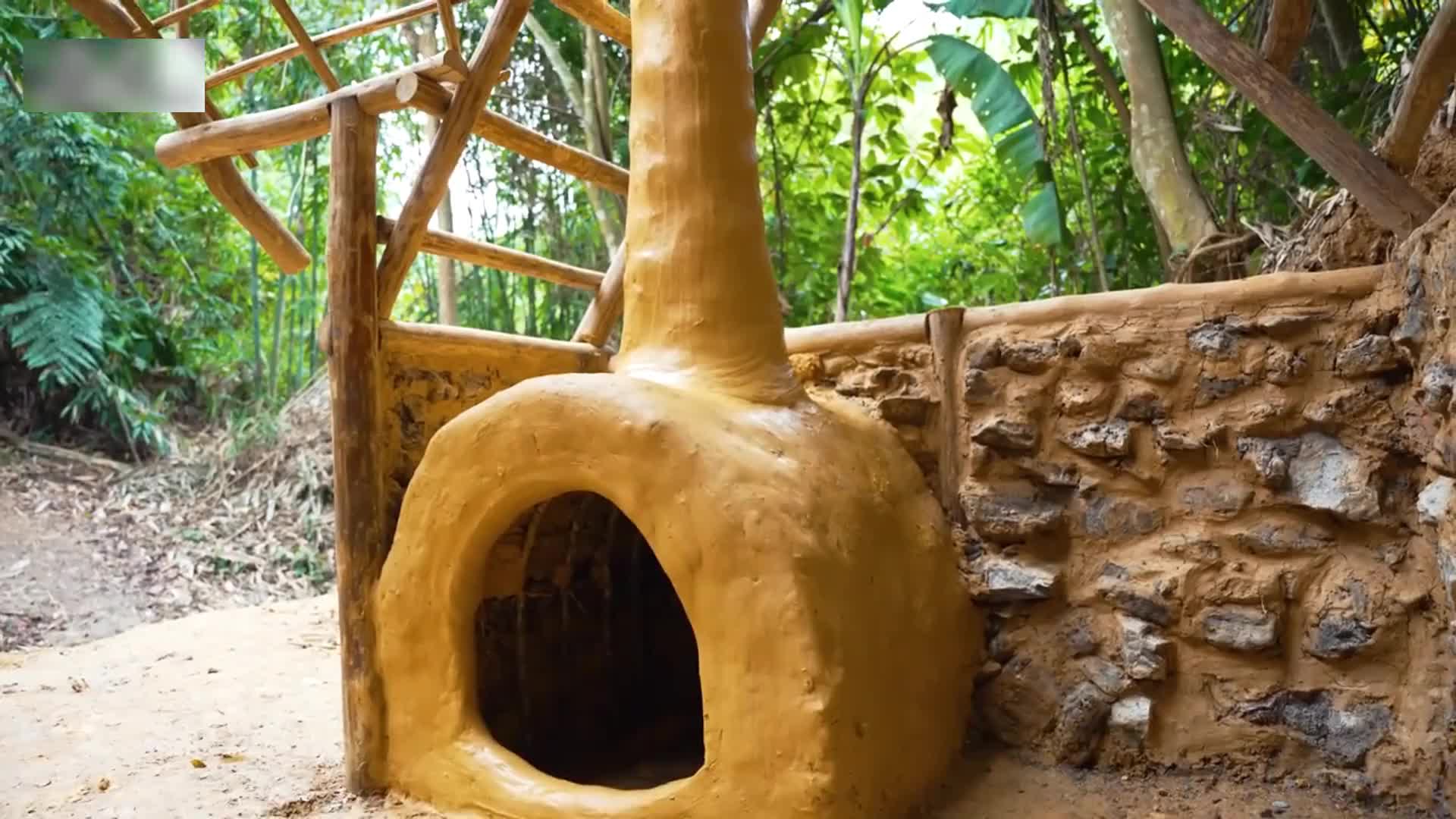 男人独自在野外生活两个月，并且徒手打造出精致的庇护所  (2)