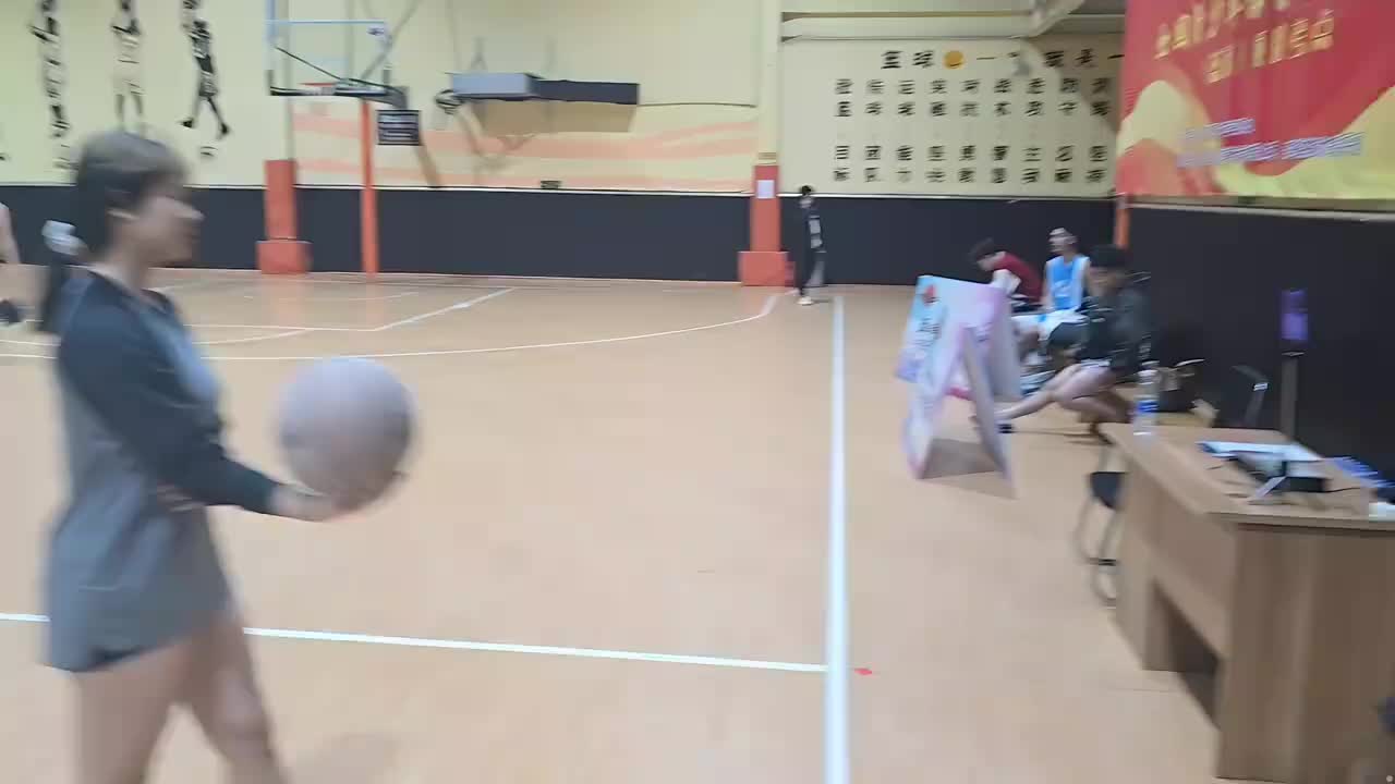 【集梦会长】女球员为了做点流水也是够拼的