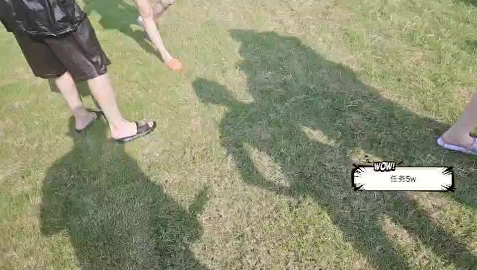 家人们拖鞋好难抢，半天才抢到一双！