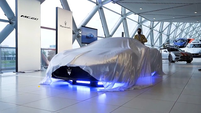 让你身边的小富婆给你买