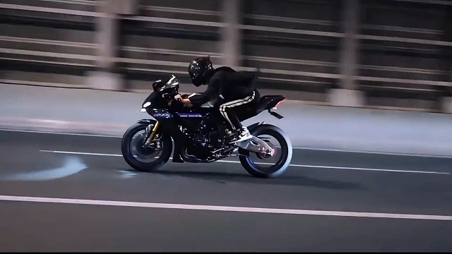 你是想坐在雅马哈R1的后座上哭