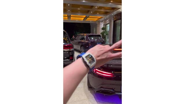 从不与人攀比，虽然我的生活不如你，但我喜欢记录美好生活