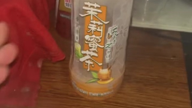 就爱康师傅茉莉蜜茶。。。。