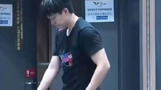 一直陪着你的，是那个了不起的自己，加油。