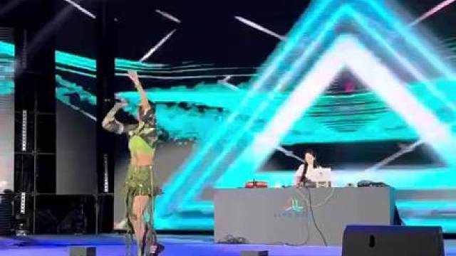 国庆你去了哪里呀？ 都喜欢挑战爬山，泰山华山黄山，好好好，我要挑战1658海拔蹦迪，比爬山更刺激#2