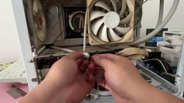 小姐姐的盘丝洞机箱都快有菌群了？改造一台纯黄海景房！ #电脑 #装机 #长沙 #diy电脑 #电脑配