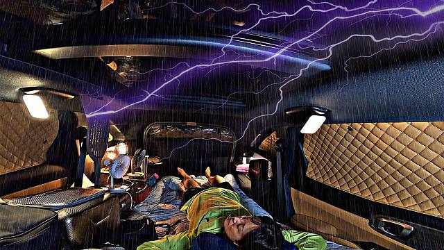 雷雨天，舒适的汽车露营。ASMR。