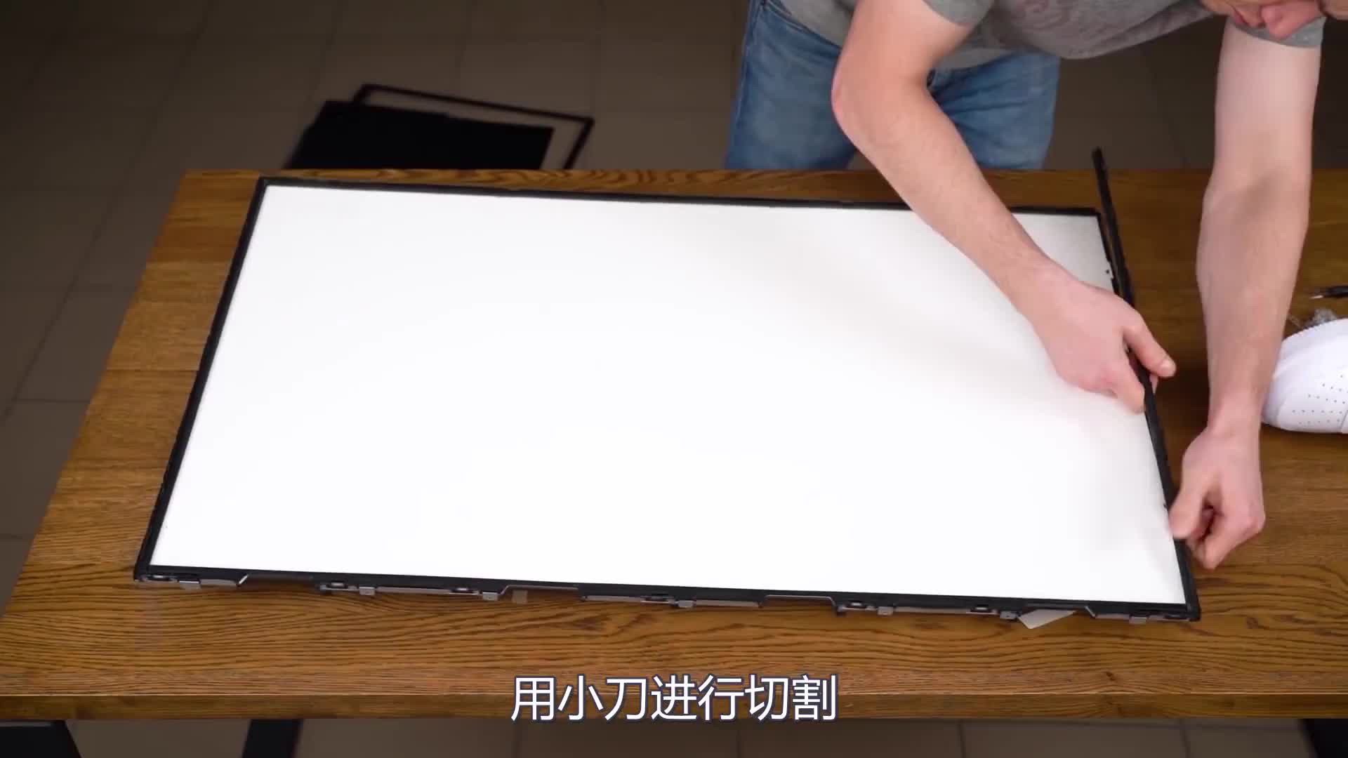 不可思议的飞行鞋子，鞋子上面有螺旋桨，真的可以飞吗？