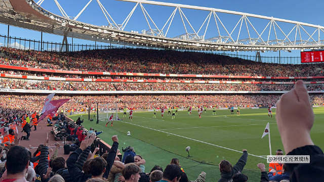 马丁内利直接在面前滑跪了！太刺激了