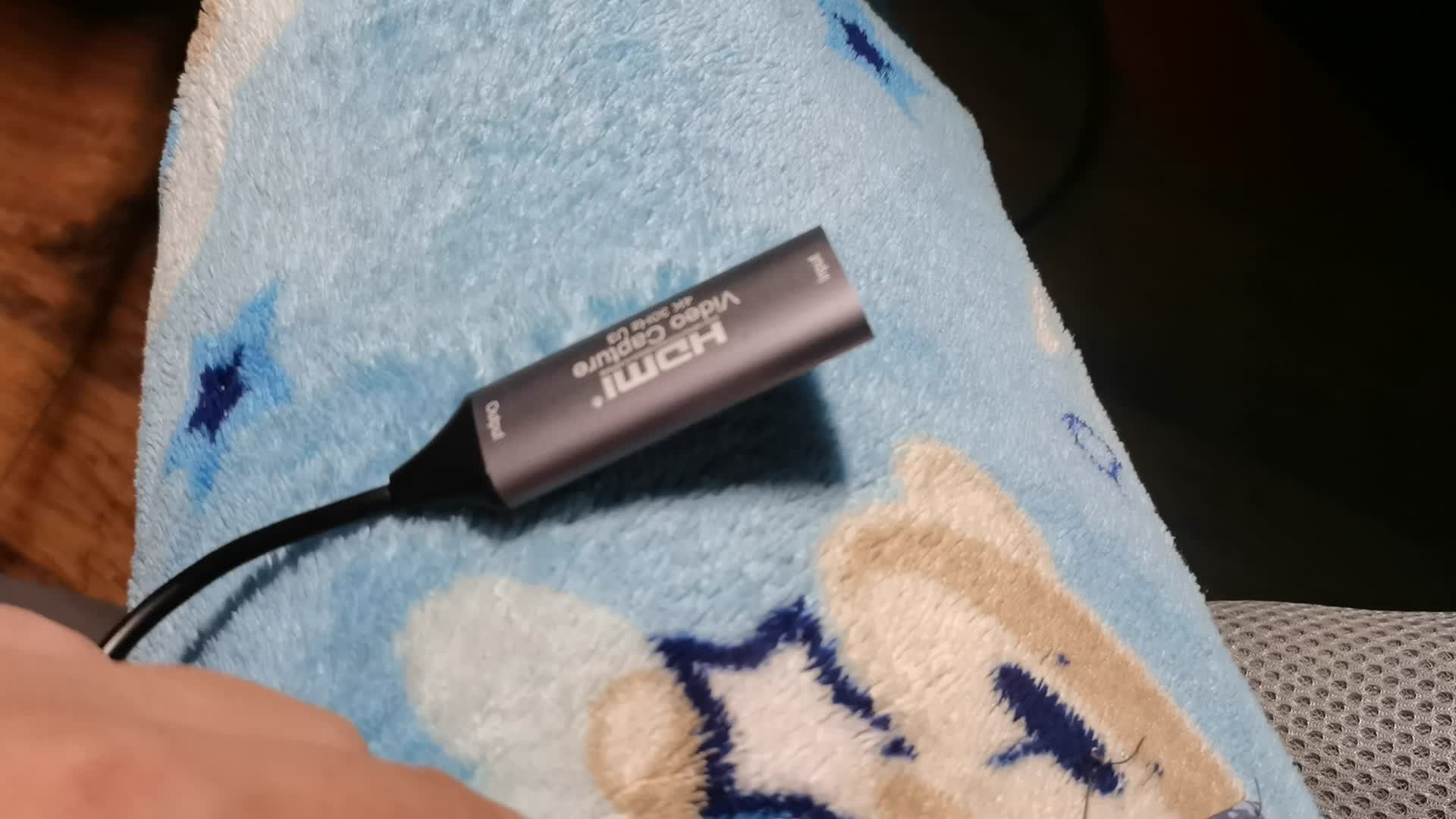 PDD28包邮的MS2130带线采集卡与TB39包邮对比