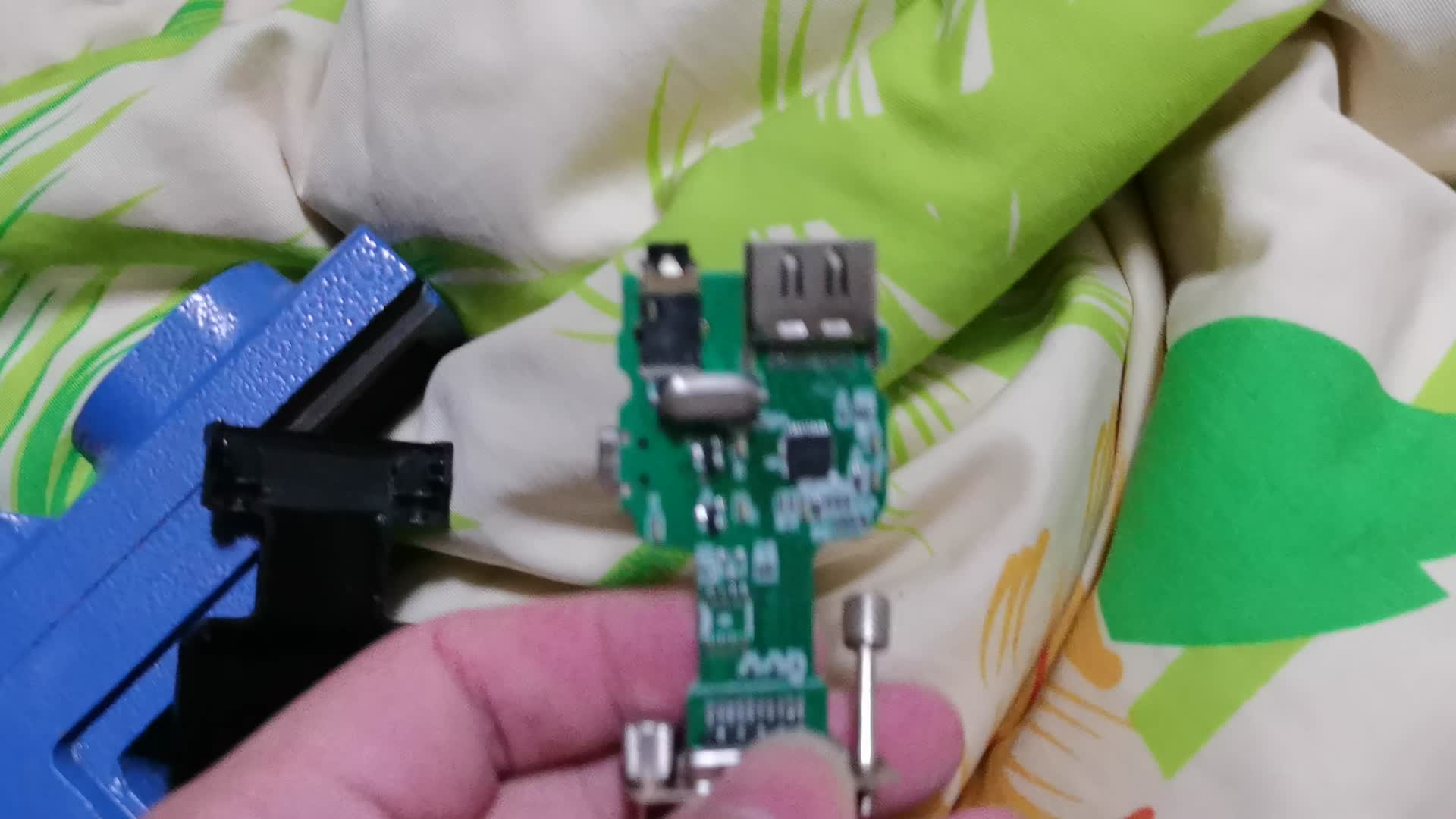 13.5包邮的VGA转HDMI拆解(ZY5621)