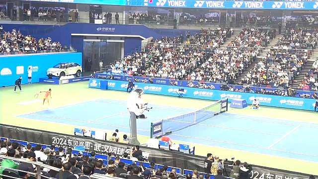 郑钦文第一记ace球已发出！猜猜本场比赛Queen Wen能打出多少记ace