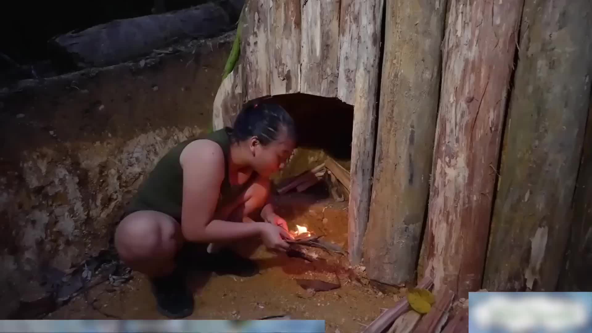 女人独自在野外搭建霍比特小屋