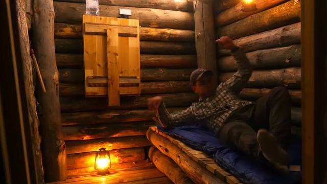 从开始到结束，耗时6个月在森林地底，挖掘出一个舒适温暖的地下防空洞