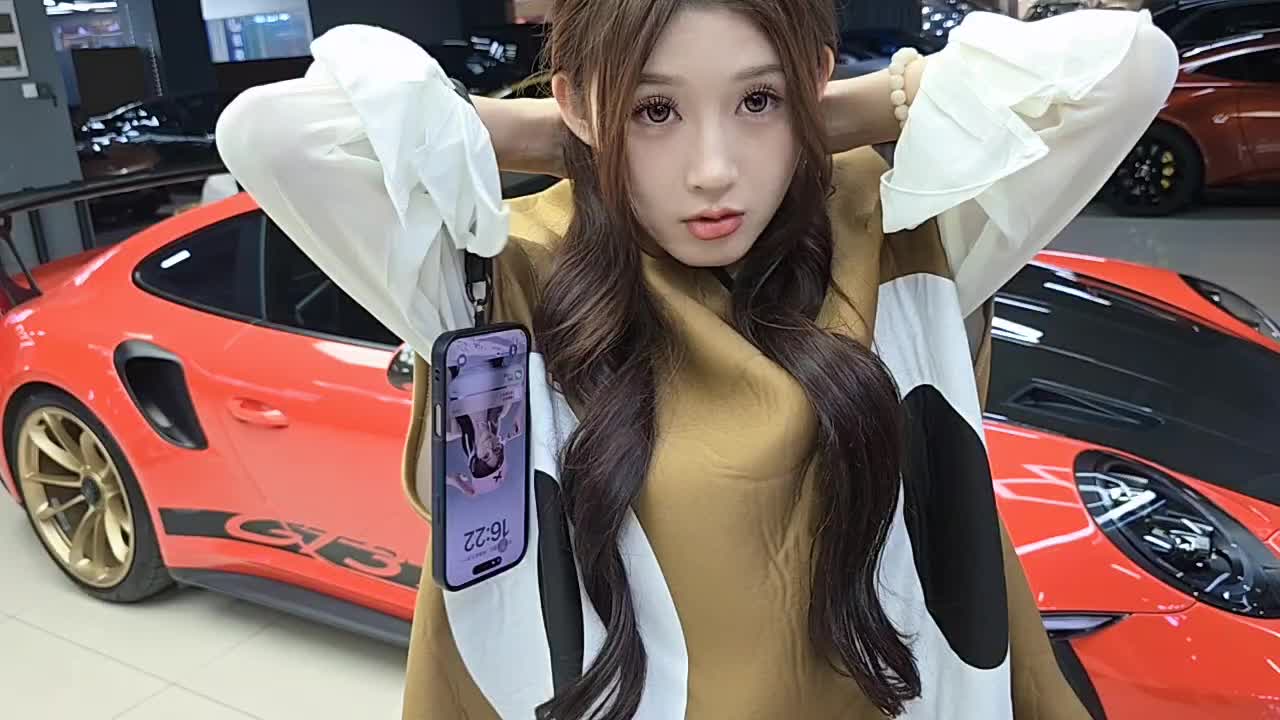 车行老板本来想收小龙女的车，一听这情况果断拒绝了！