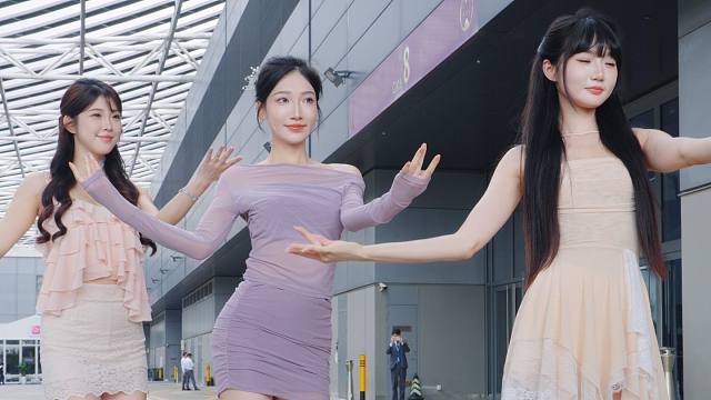 【小饼干 大瑞瑞 抱起小熊就跑】2024粤港澳大湾区车展 车模 91