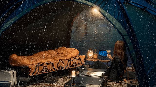 在暴雨中，独自一人在帐篷里，听着雨声助眠！解压视频、沉浸式露营、露营电影