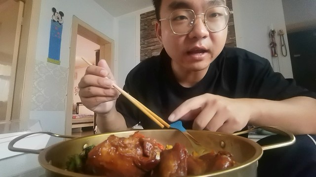 大肉虾尾茼蒿加肉汤拌饭
