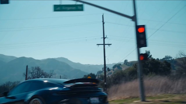 “希望你开上喜欢的车时，还是少年”