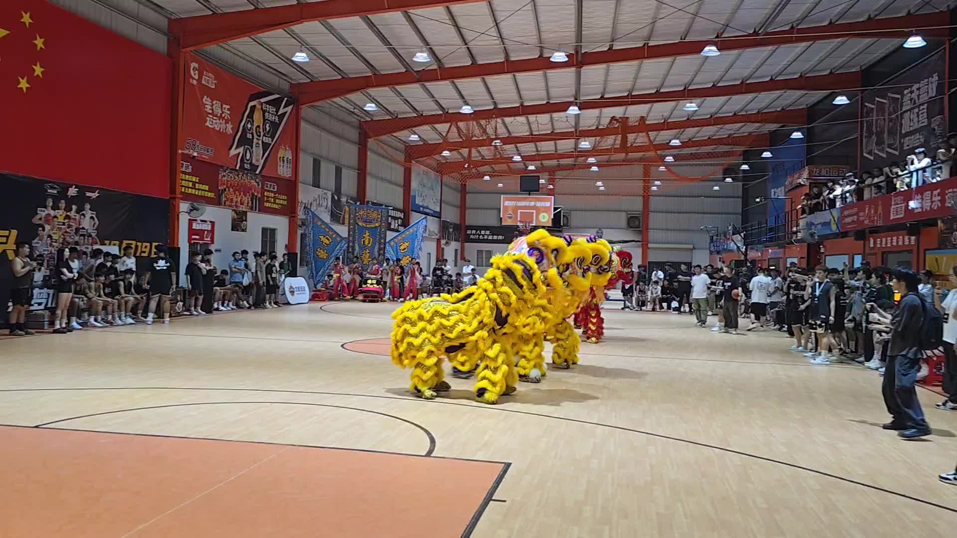 【集梦会长】来汕头打个篮球还能现场看精彩的舞狮