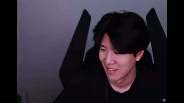 Theshy、Ning、小钰直播连麦看WBG对战BLG，当看到Wei首发，Theshy直言Xun才是