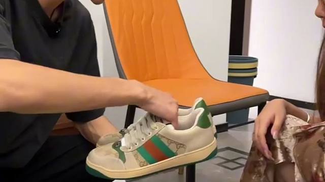 广州的奢侈穿搭太懂我了 给媳妇整双gucci奢潮休闲板鞋 她太开心啦