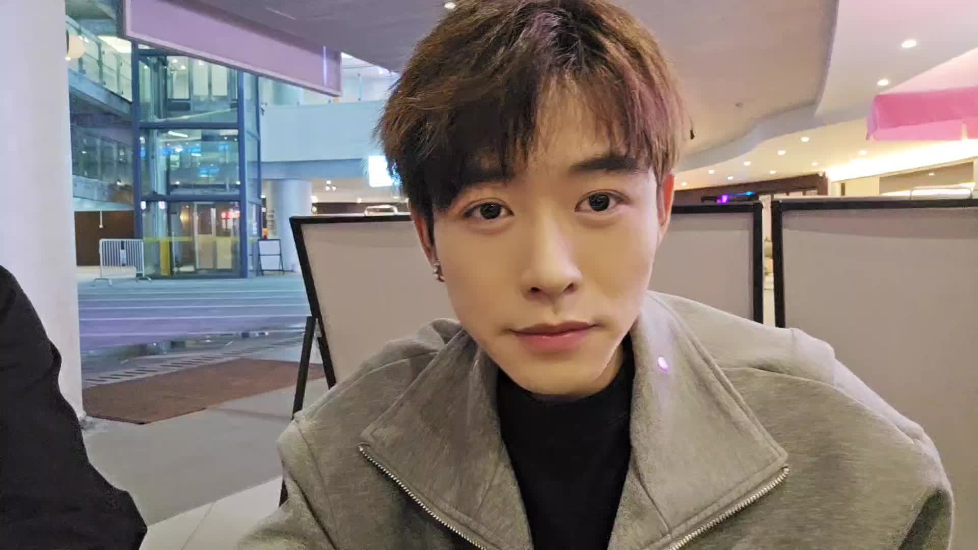 【子圣-798】我感觉现在很多职业选手都当主播了！